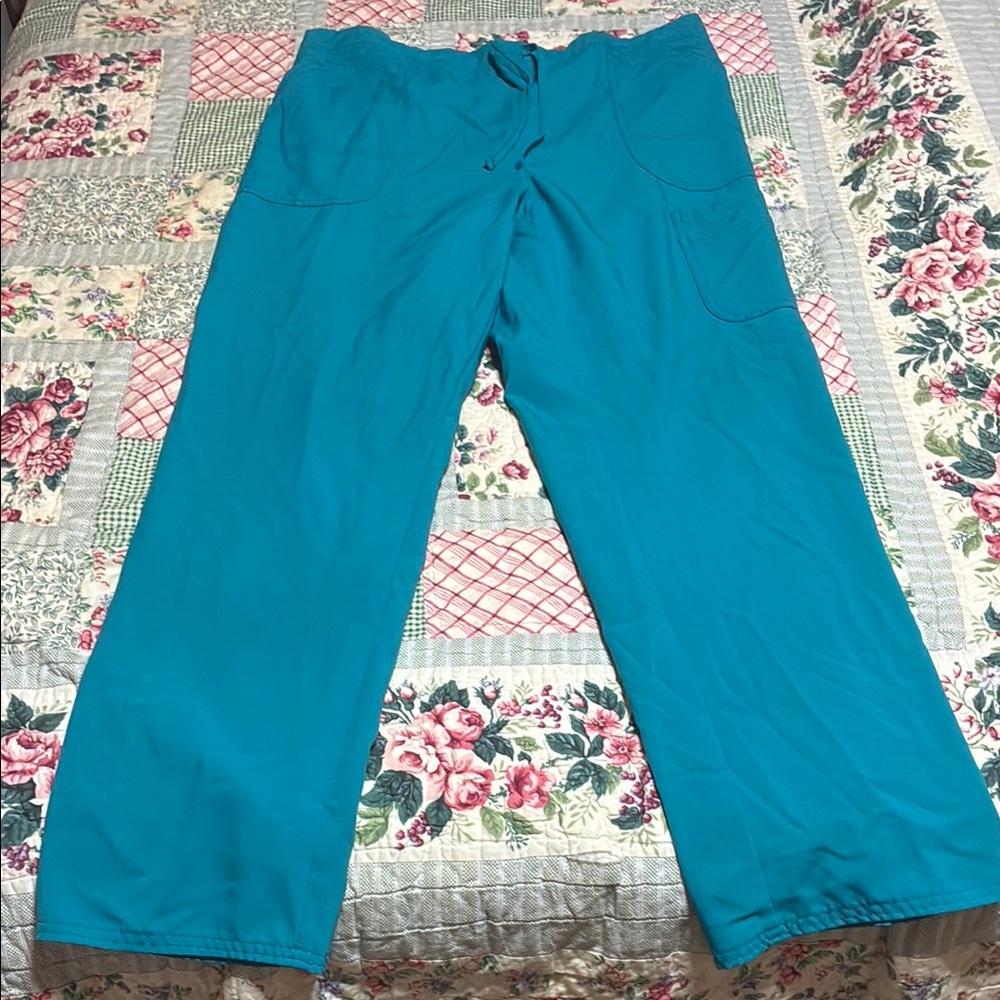 Teal Women’s Scrub SET